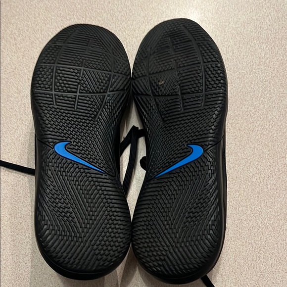 Nike Tiempo Legend 9 Club IC Men's Black Indoor Shoes EUC size 6 - Picture 2 of 2